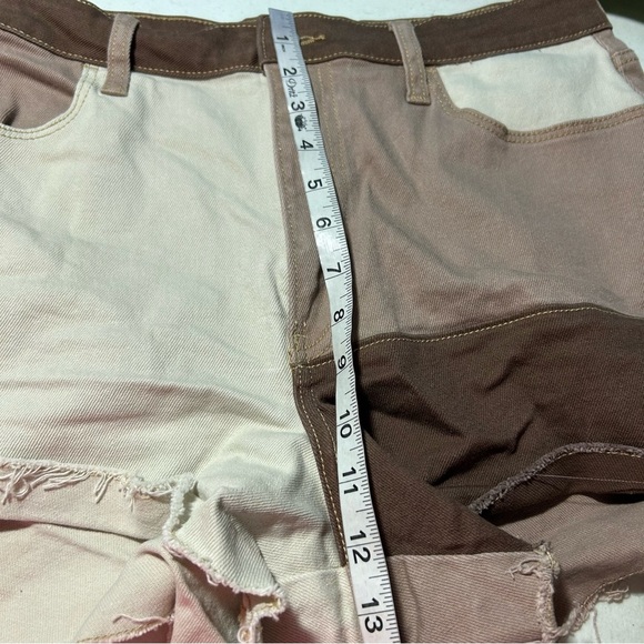 Hollister women’s patchwork high rise shorts size 11/30 - Picture 5 of 7